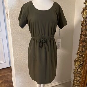 NWT Calvin Klein Light Active Material Dress with Elastic Tie waist/Pockets Sz 8